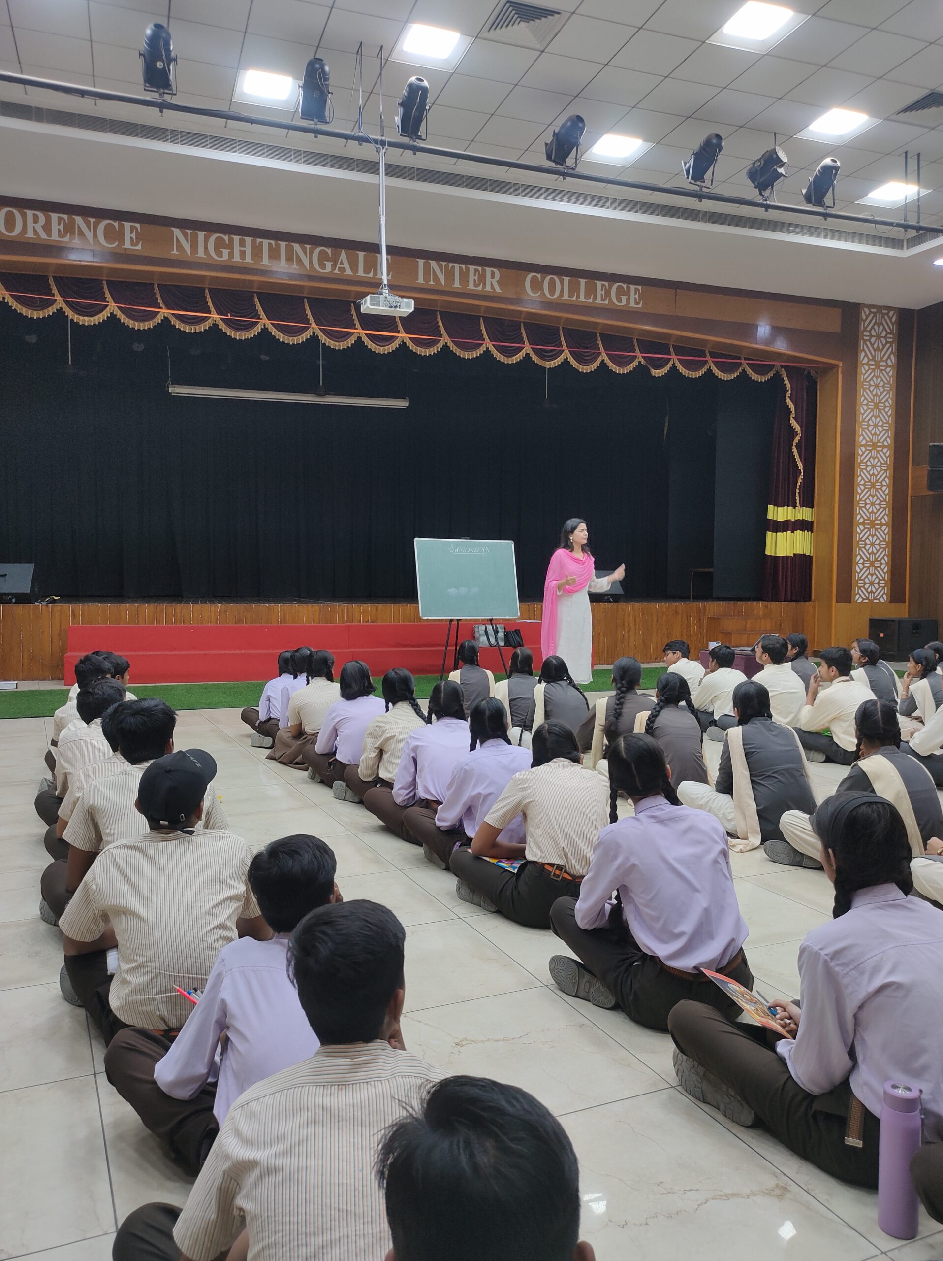 Florence Nightingale School